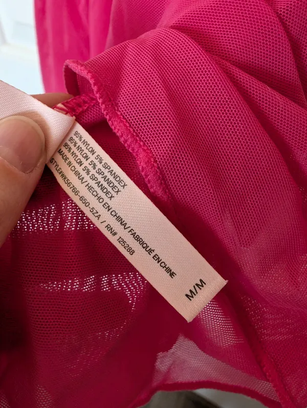 NWOT Paris Hilton Babydoll 2 Piece Lace Lip Set Medium Hot Pink - Image 4