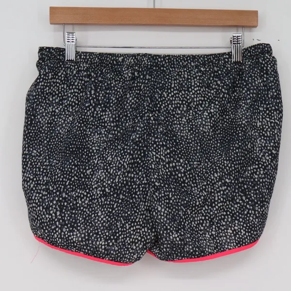 C9 by Champion Shorts Womens M Running Black Dot Neon Pink Trim Excellent - Image 4