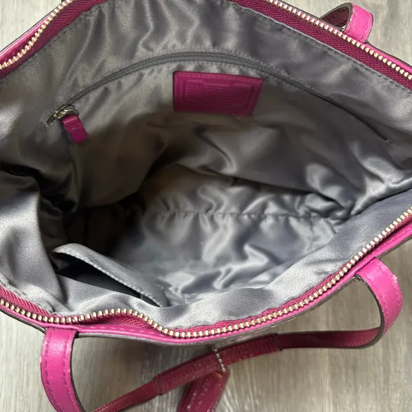 Coach Signature C Patent Leather Tote Bag Raspberry F15142 - Image 5
