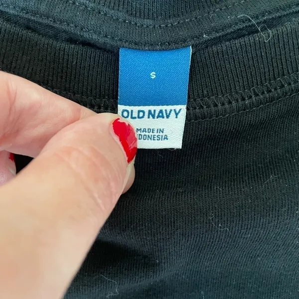 Old navy black long sleeve tee - Image 2