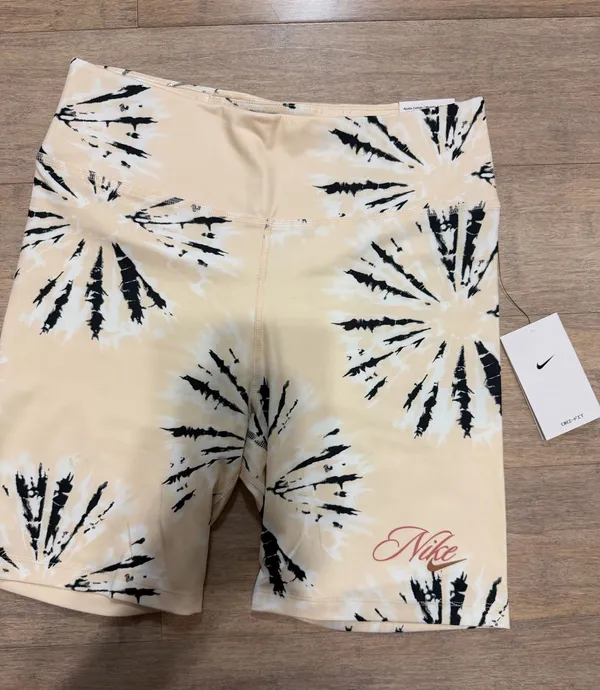 Women’s Nike short  - Image 2