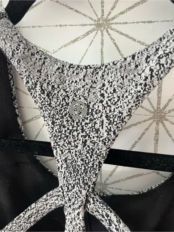 Lululemon Strappy Back Crackle Print Bra - Image 4