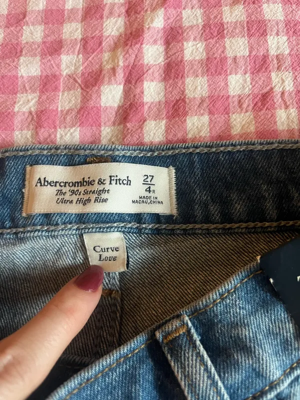 Abercrombie Curve Love ‘90s Straight Ultra High Rise Crossover Jeans - Image 4