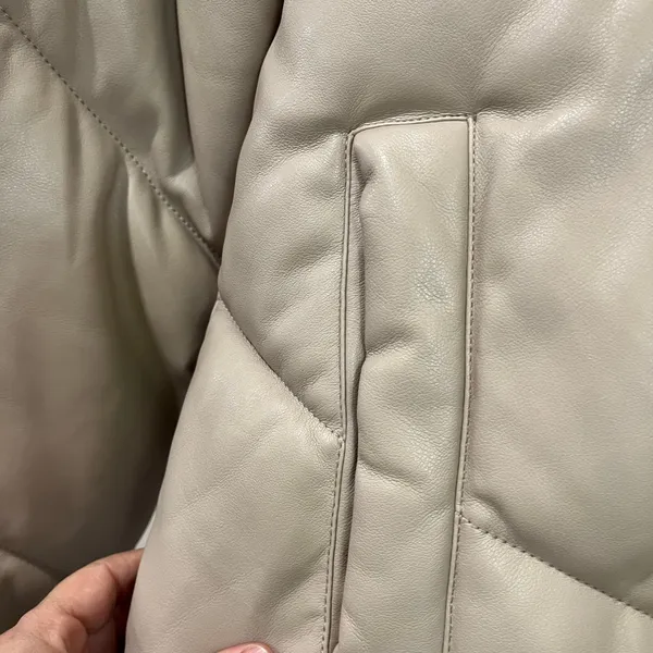 Abercrombie Vegan Leather Puffer Jacket Size M‎ Neutral Beige Cropped Winter - Image 4