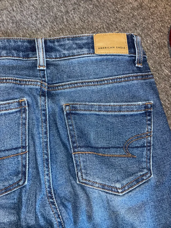American Eagle Outfitters Mom Jean - Image 7