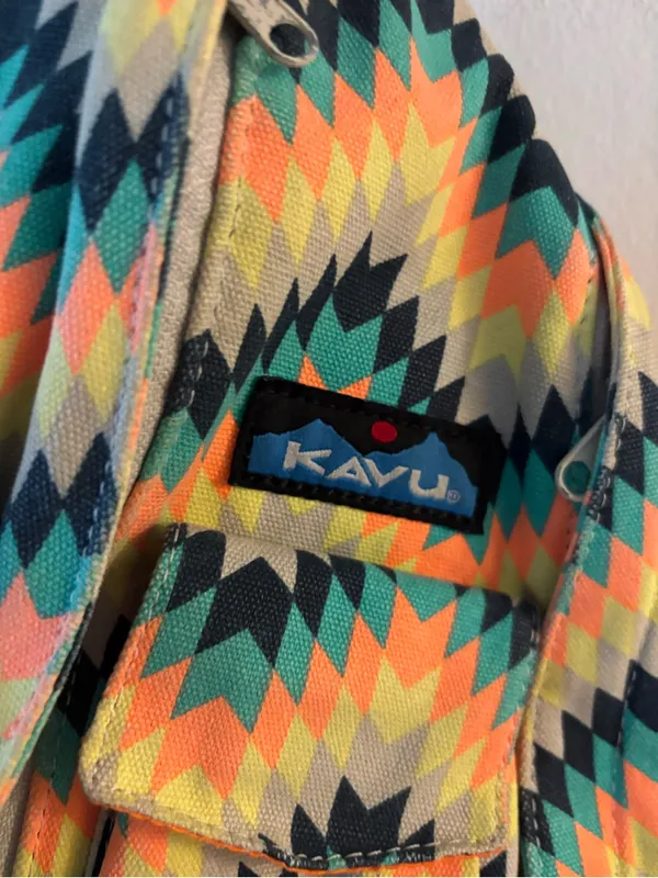 Kavu Sling Bag with multicolored zigzag pattern - Image 3