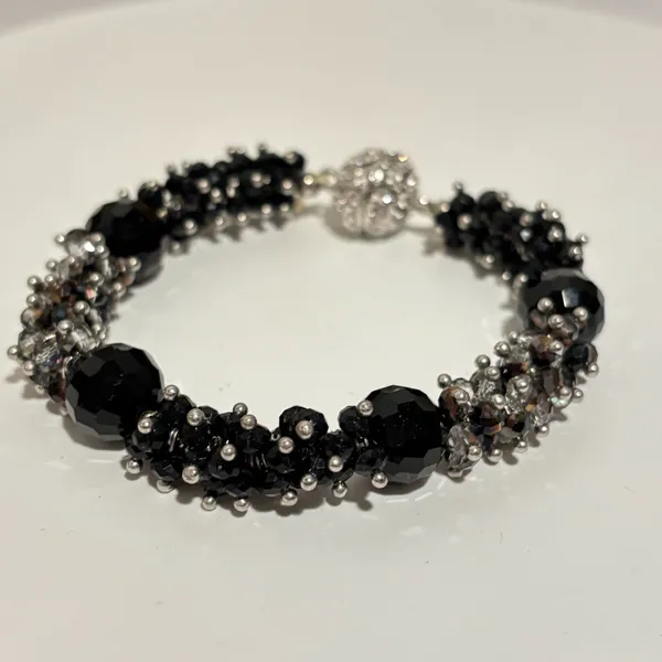 Black Crystal Beaded Magnetic Clasp Bracelet - Image 6