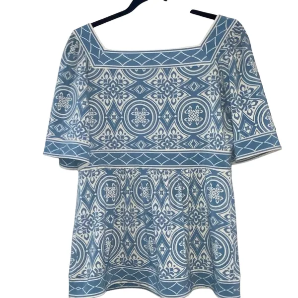 BCBGMaxazria Blue Cream Tile Print‎ Top Medium Square Neck Peplum Boho Coastal - Image 3