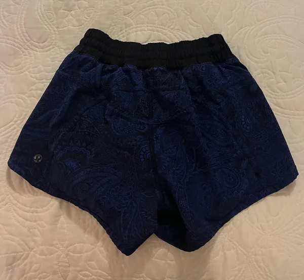 Lululemon Tracker Shorts 4” - Image 5