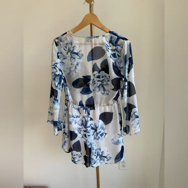 Show Me Your Mumu Roxy Flowy Sleeve Blue Floral Romper Deep V Cover Up Medium - Image 5