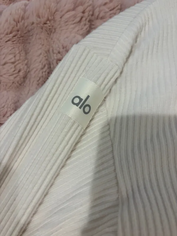 Alo matching sweat set - Image 4