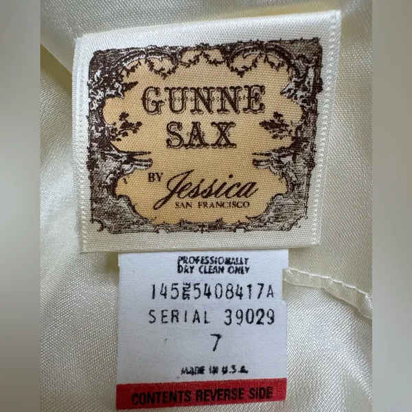 Gunne Sax by Jessica McClintock Vintage 1970’s Ivory Lace Wedding Dress size 7 - Image 2