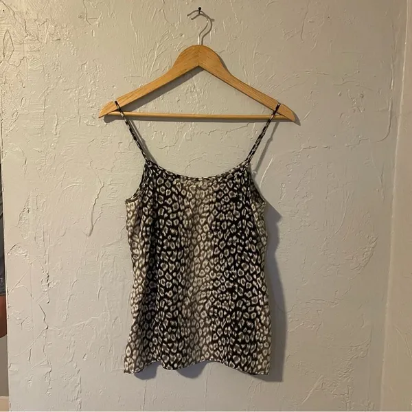 Equipment Black and White Animal Print Camisole 100% Silk‎ size Small - Image 2