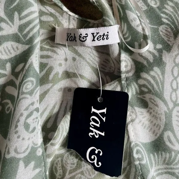 NWT Yak & Yeti Green Floral Thin Shawl Cardigan One Size - Image 10