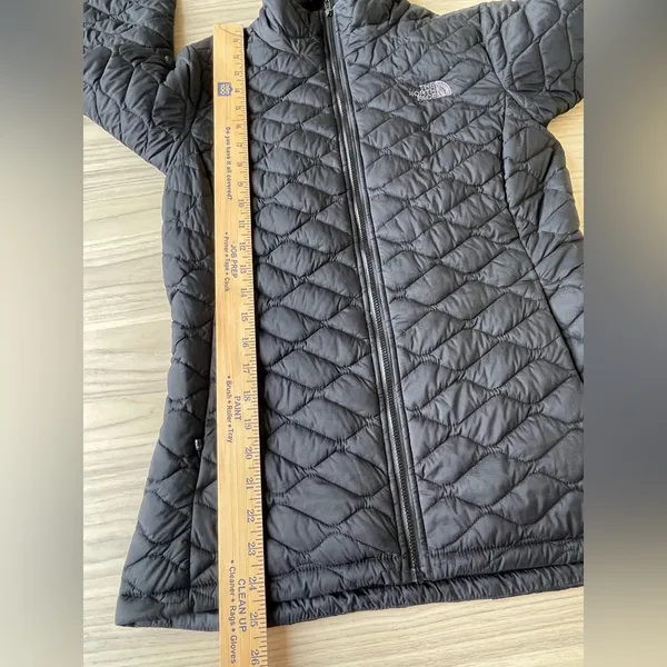 The North Face Women's Black Puffer Jacket - Image 9