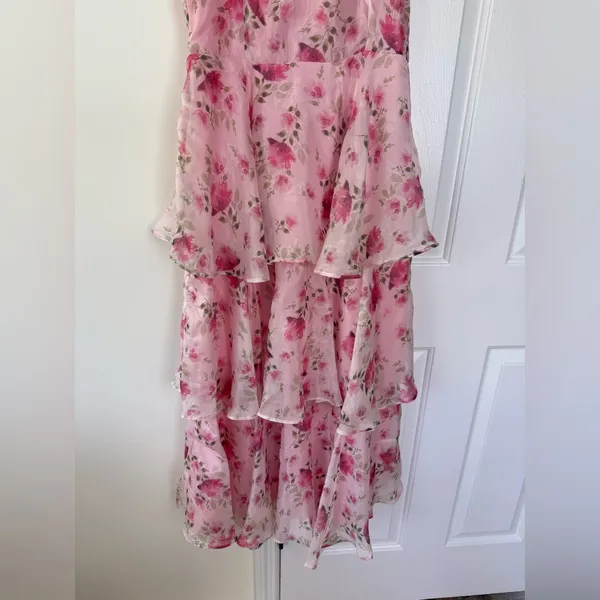 Lulus Immaculate Cutie Light Pink Floral Sleeveless Tiered Midi Dress NWT size M - Image 4