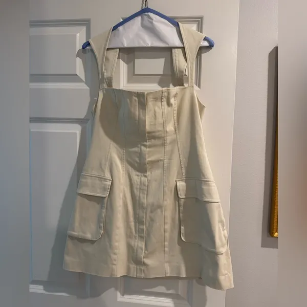 L'Academie Ashleigh Stretch Cotton Cargo Mini Dress in Khaki Beige - Image 2