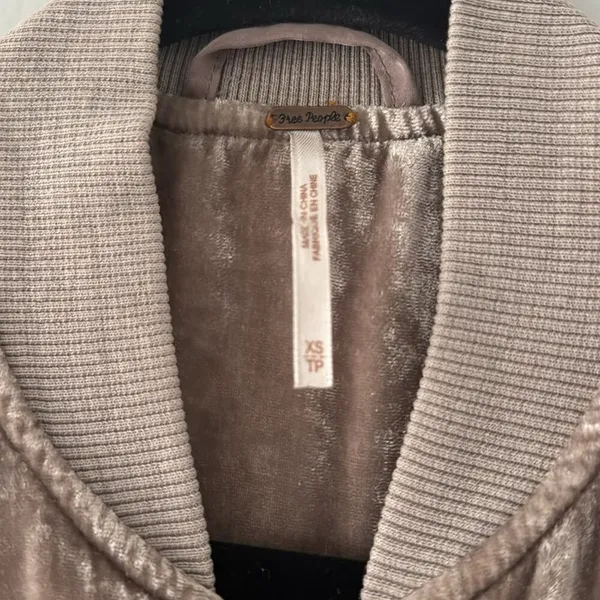 Free People Women's Crushed Velvet Bomber Jacket Boho Holiday Date Night - Image 2