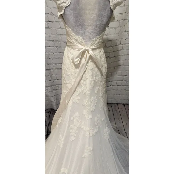 NWT David’s Bridal Ivory Cap Sleeve Lace Trumpet Wedding Dress Size 2 - $599 - Image 12