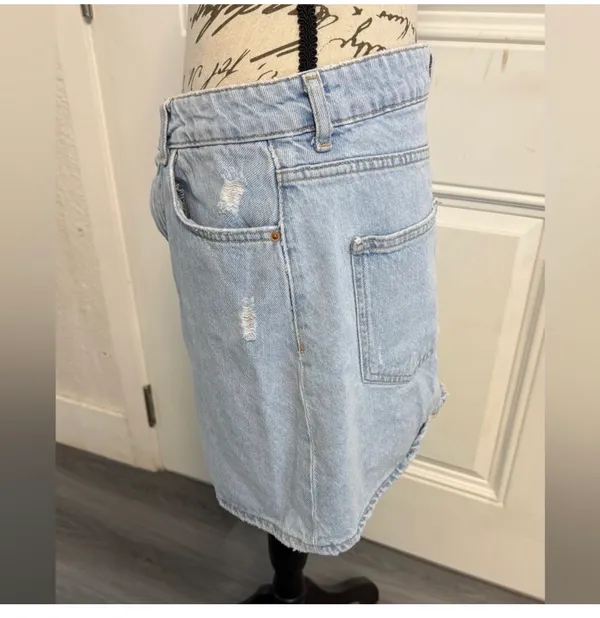 Zara Light Wash Distressed Denim Mini Skirt - Size L / 30 - Image 3