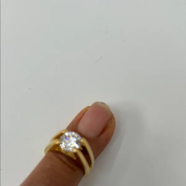 Fashion Jewelry Gold Ring with Sparkling Gem - Image 6