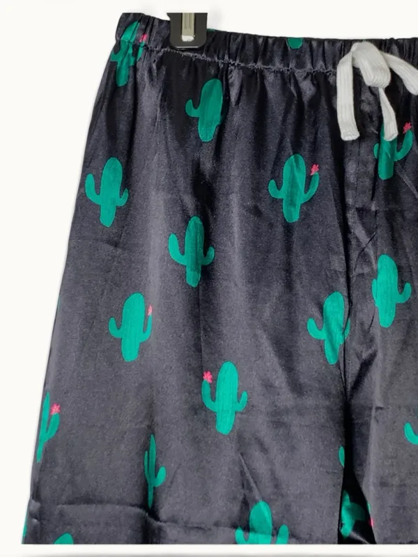 Women’s XL Cactus Pajama Set 2 Piece Satin Short Sleeve Wide Leg Capri PJs - Image 12
