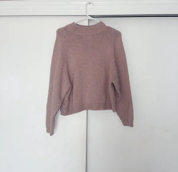 Old Navy Pink Sweater Women’s - Image 2