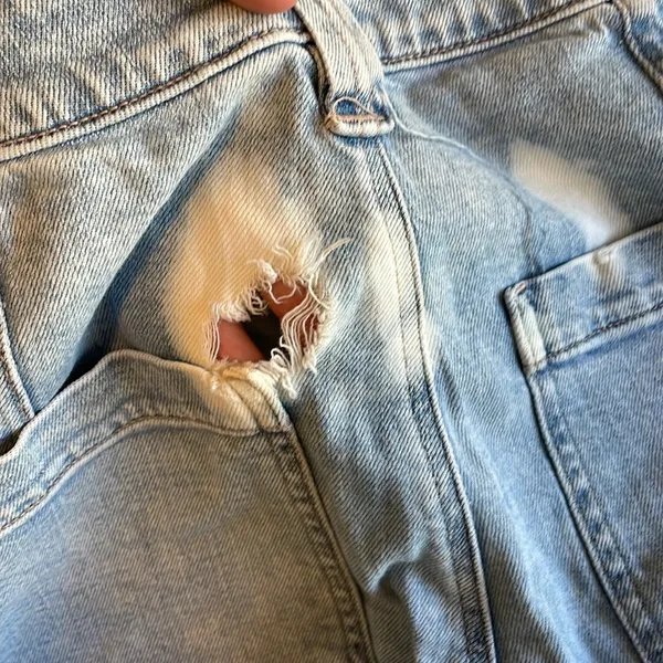 American Eagle Super High Rise Baggy Wideleg Distressed Shorts - Image 3