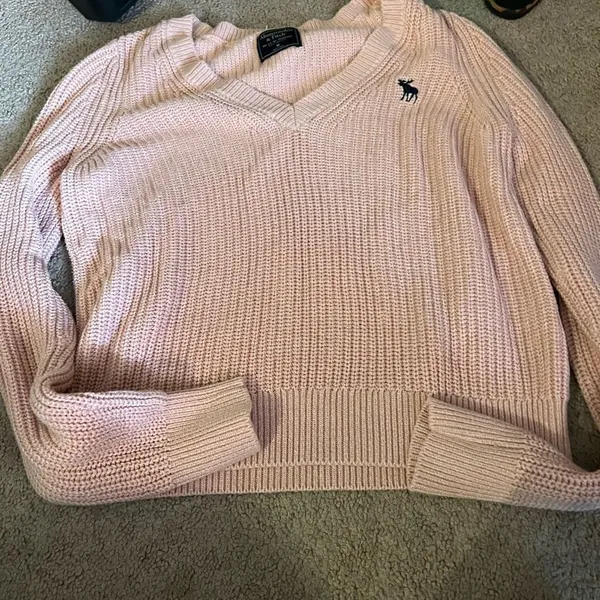 Abercrombie v neck sweater M‎ - Image 4