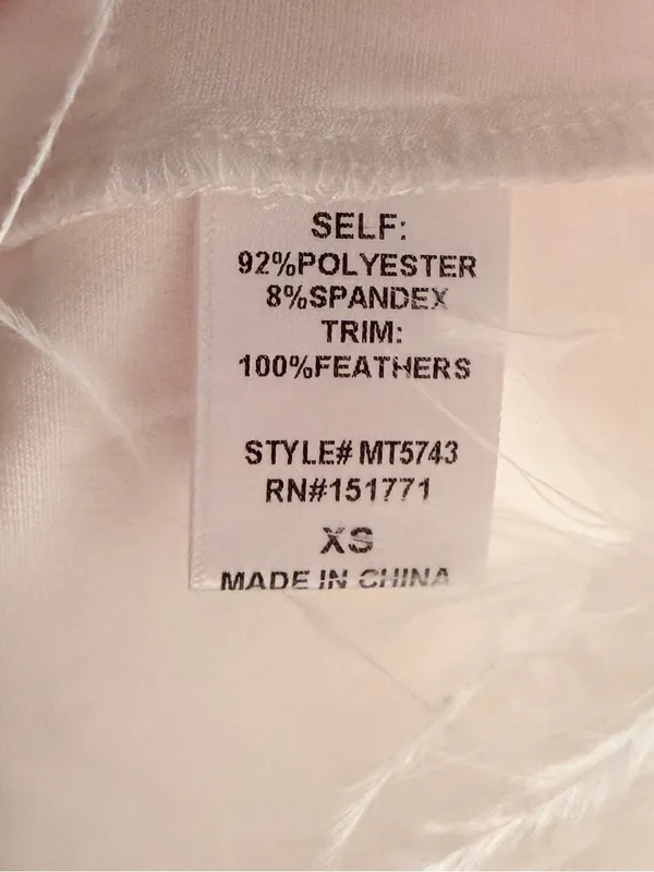 Le Lis Collection White Top with Feather Trim nwot - Image 6