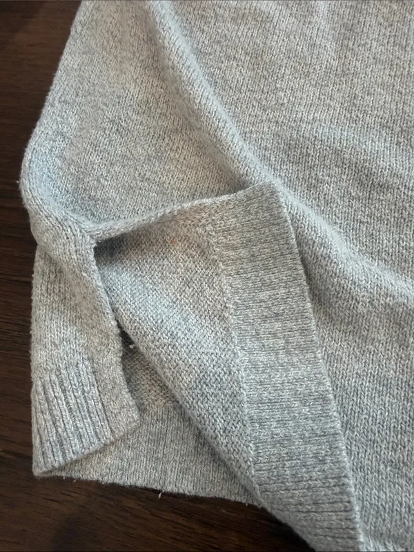Old Navy Women’s Crewneck Sweater in Light Gray Size Large - C58-023 - Image 6