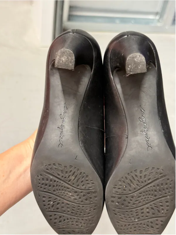Easy Spirit Black Gold Mary Jane Heels Size 7W - Image 2
