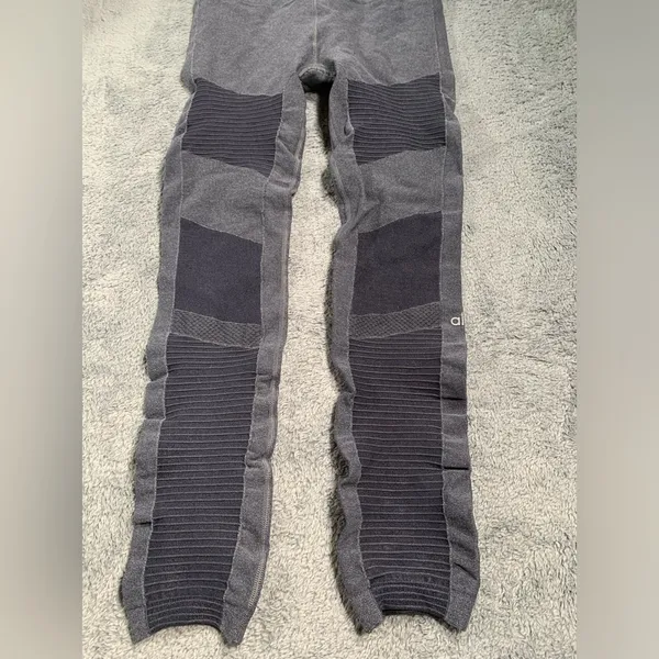 Alo yoga Gray Leggings SAMPLE large - Image 2