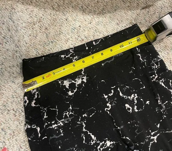 Pop fit black, white marble leggings with pockets S - Image 9