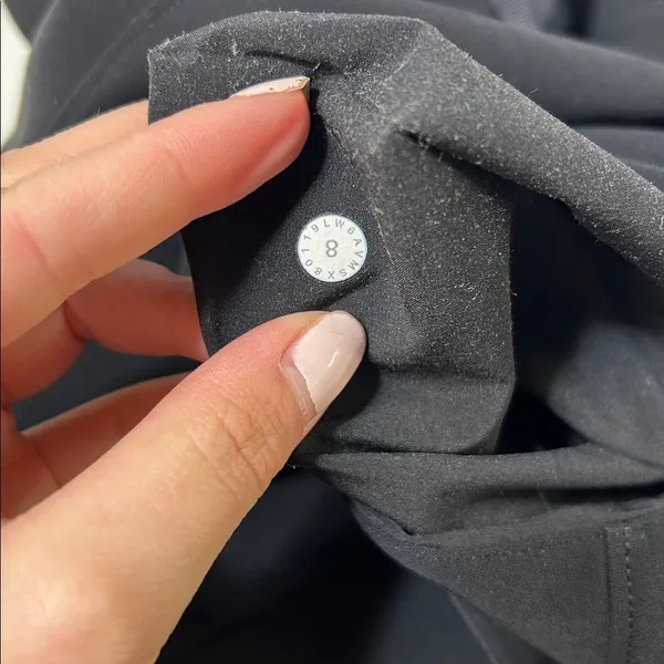Lululemon On The Fly Crop Travel Woven Pants Black 23" Work Career Office Size 8 - Image 4