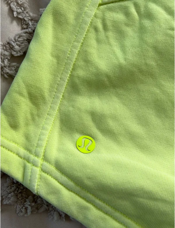 Lululemon Scuba Shorts High-Rise - Image 3
