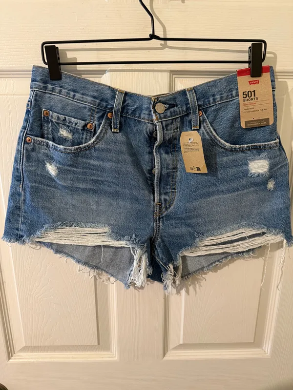 Levi's Women's Distressed Denim Shorts - Light Blue - Image 3