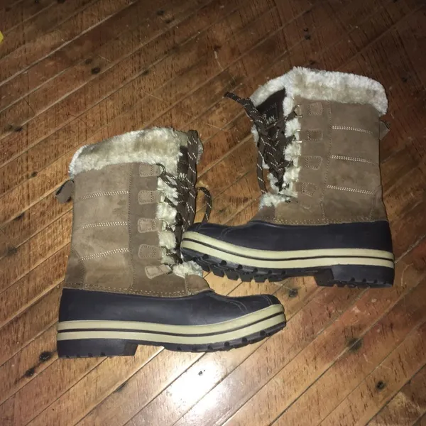 Magellan Outdoors, faux fur lace up duck boots - Image 3
