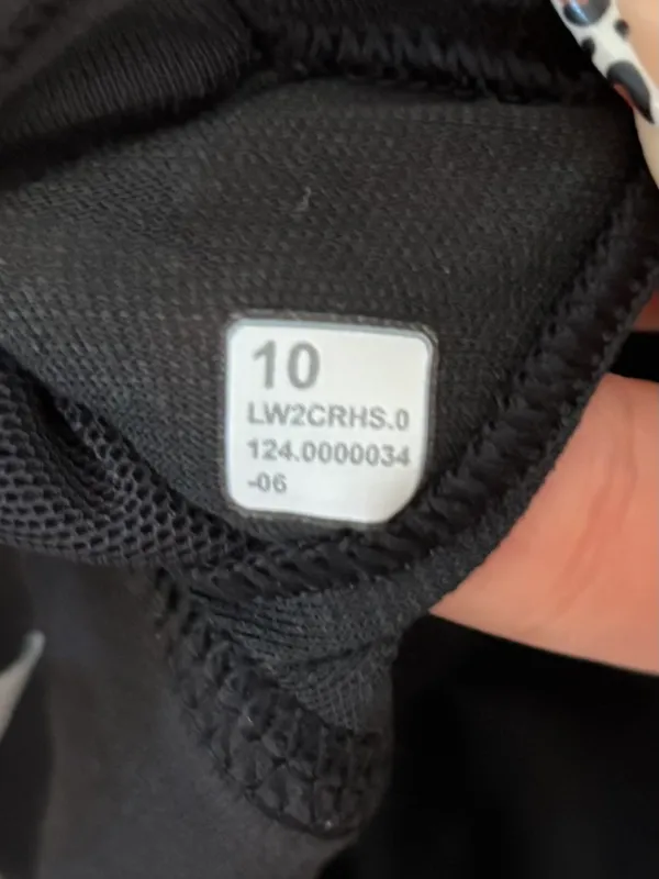 Lululemon Black Flow Y Bra - Image 9