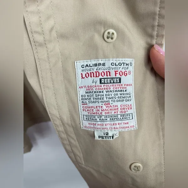 London fog trench coat size 12P tan with minor flaw small mark on‎ front - Image 3