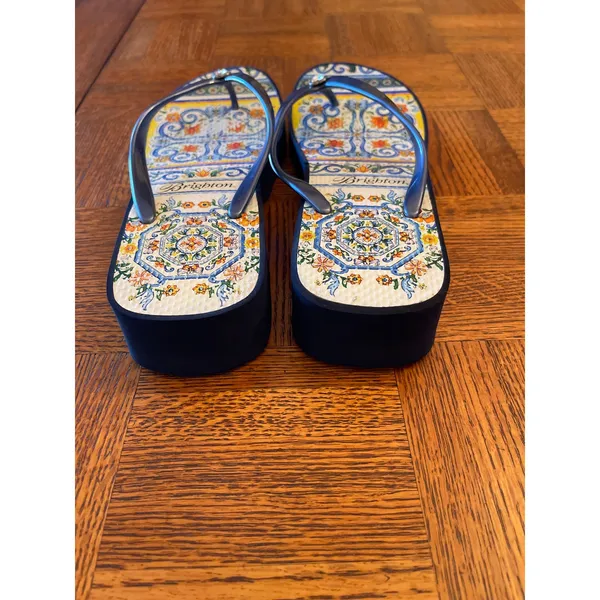 Brighton flip-flops size 9 - Image 5