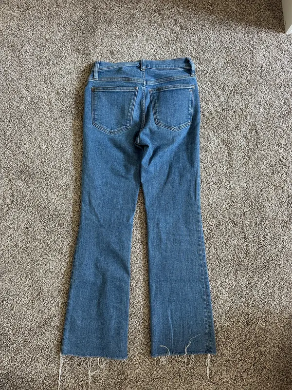 Madewell Jeans Mid-Rise Kick Out Crop - Image 3