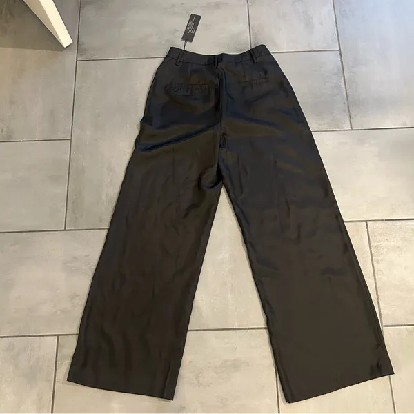 NWT Versona Zone 2/5 Ideal Black Modern-Fit Pants - Image 3