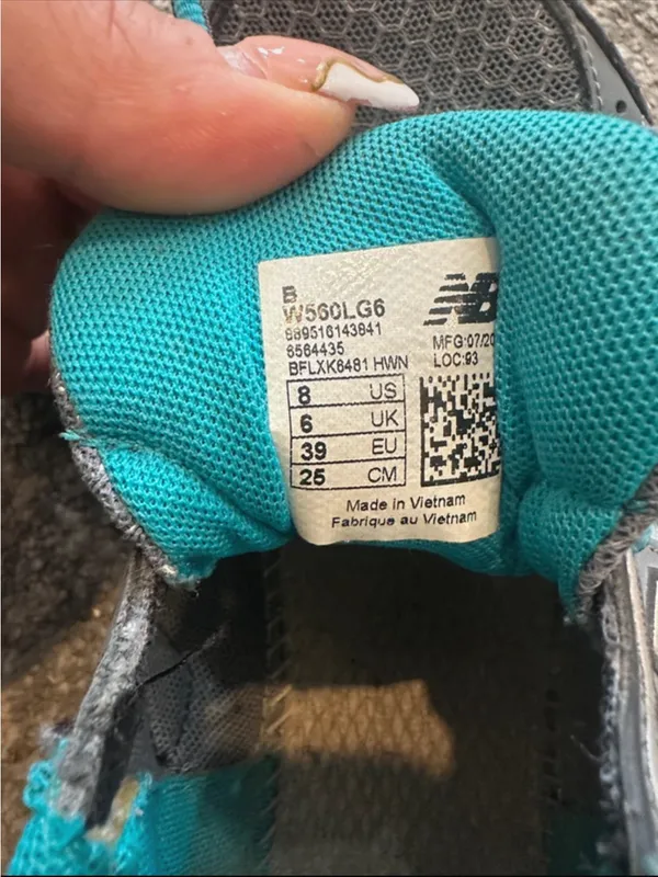 New Balance Women’s Gray and Teal Athletic Sneakers - Image 6