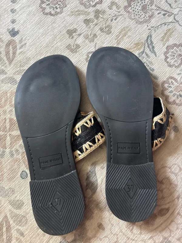 flip flops Black Size 6.5 - Image 2