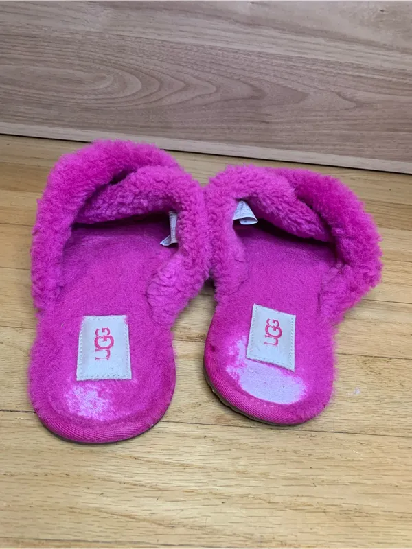 Ugg Scuffita Women's Slippers in Pink - Size 9 - Image 4