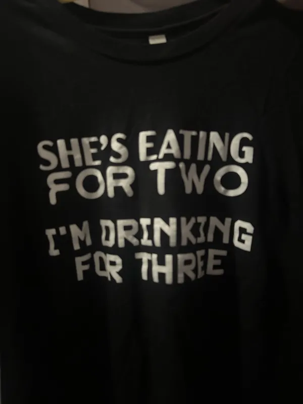 Black pregnancy graphic T-shirt - Image 2