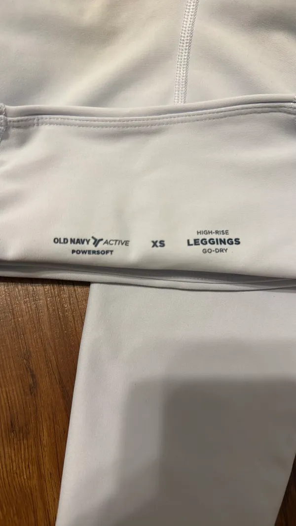 Old Navy Active Leggings - Image 3