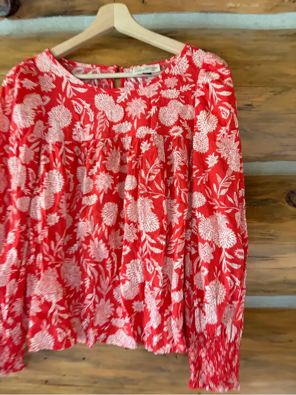 Universal Threads Red Floral Long Sleeve size Small - Image 3