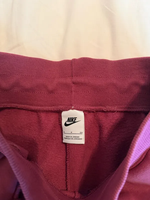 Nike shorts - Image 2